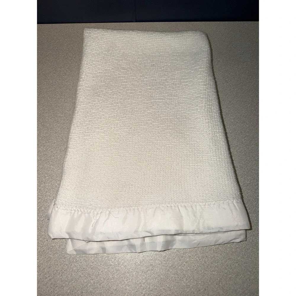 Vtg White Acrylic Thermal Waffle Weave Baby Blanket Satin Nylon Trim  36